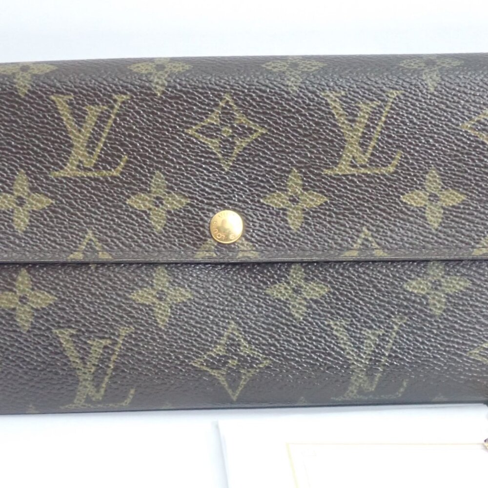 Louis Vuitton Sarah Monogram Wallet w/ LV Duster Bag - Picture 2 of 12